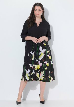 IRIS PLACEMENT PRINT 3/4 SLEEVE  - Hverdagskjole - black