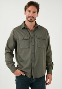 REGULAR FIT - Marškiniai - khaki