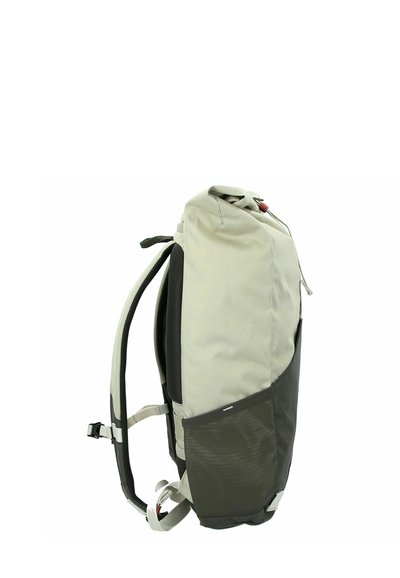 Zaino grigio chiaro e nero con spallacci imbottiti, tasca laterale in rete e chiusura a coulisse sulla parte superiore, mostrato di lato.