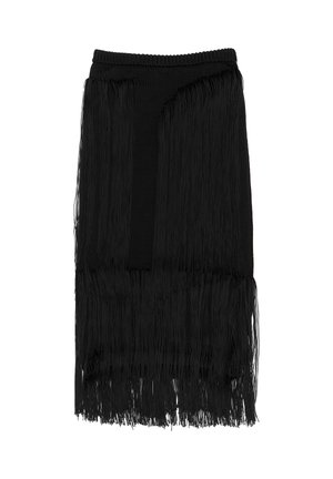 Falda de punto negra con largas flecos en el dobladillo, cinturilla texturizada y silueta recta, resaltando el detalle contrastante de los flecos.