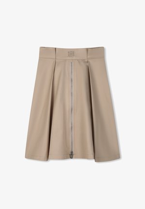 Jupe A-line beige avec des plis, dotée d'une fermeture éclair à l'avant, fabriquée en matériau lisse. Design simple sans motifs ni embellissements.