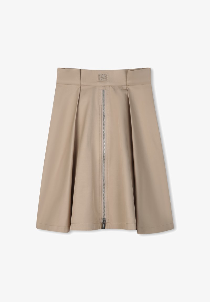 Jupe A-line beige avec des plis, dotée d'une fermeture éclair à l'avant, fabriquée en matériau lisse. Design simple sans motifs ni embellissements.