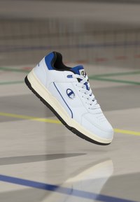 Δεν επιλέχθηκε, white/dark zinc blue/new black
