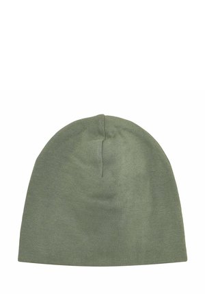 Cappello berretto lavorato a maglia di un verde oliva morbido, con una texture liscia e un design semplice, senza marchio.