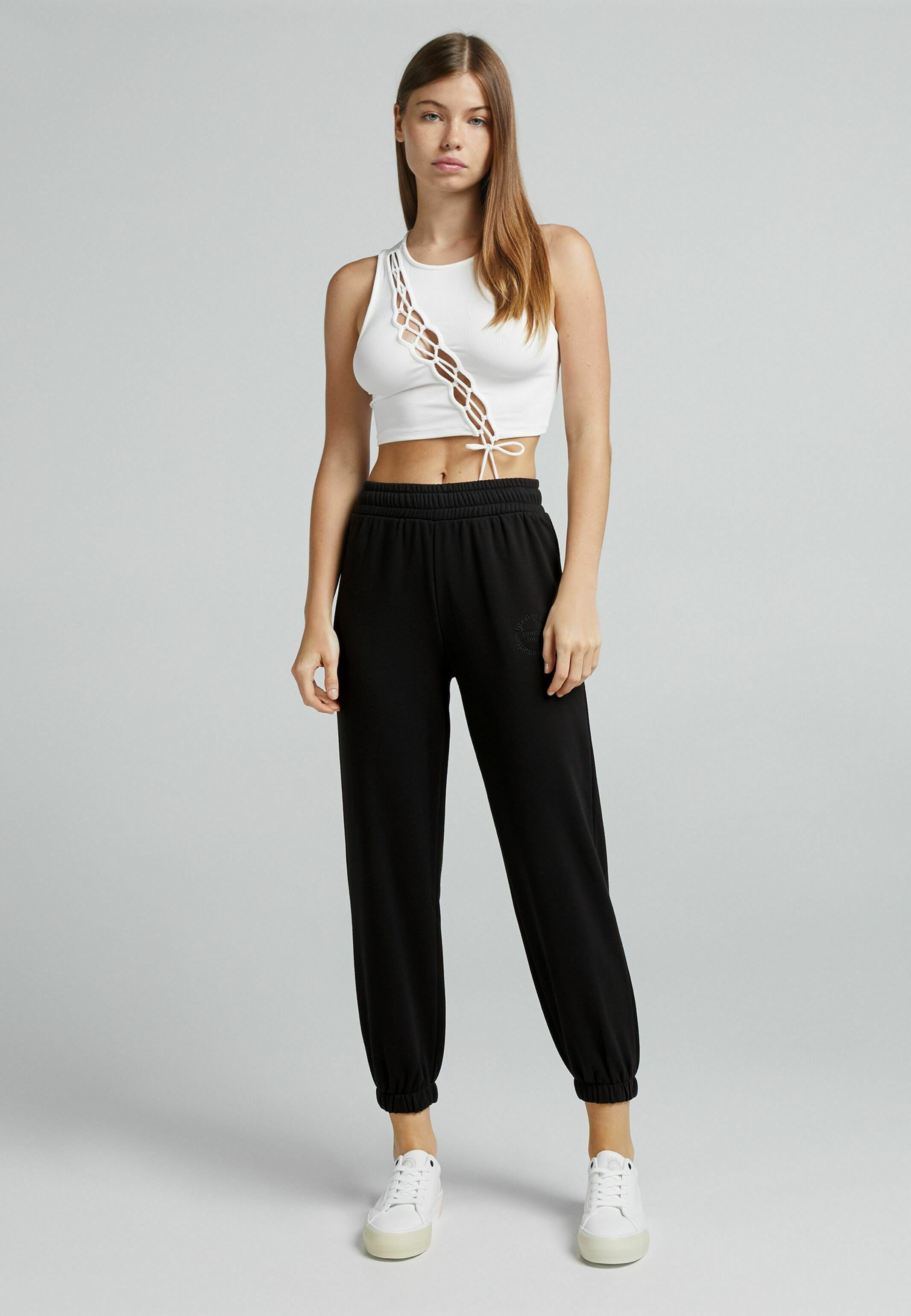 Bershka PLÜSCH - Pantaloni sportivi - black/nero - Zalando.it