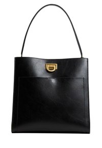 Borsa tote in pelle nera con una texture liscia. Presenta una chiusura in tonalità oro, una tasca frontale e una sottile tracolla.