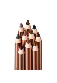 Set di otto matite ombretto cremoso in diverse tonalità scure, ospitate in tubi color oro rosa con punte affilate per un'applicazione precisa.