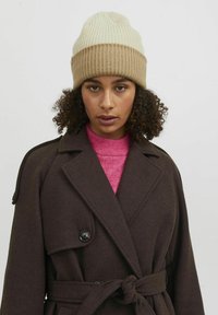 JJXX JXOTHELIA KNIT BEANIE - Megzta kepurė - bone white