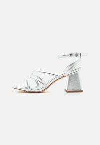 Sélectionné, silver-coloured