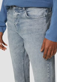 QS - Jeansy Zwężane