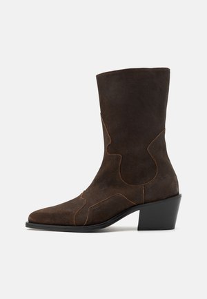 ECKHAUS LATTA UNISEX - Cowboy/Biker boots - brown