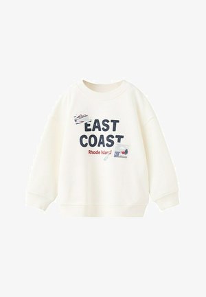 Sweat-shirt couleur crème avec "EAST COAST" en grandes lettres bleu marine, "Rhode Island" en rouge, et petites illustrations de navire et de maison.