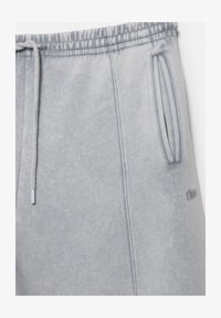 Valgt, grey