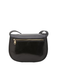 Borsa a spalla in pelle nera con texture liscia, forma arrotondata e una tasca con zip dorata sul fronte. Presenta una tracolla semplice.