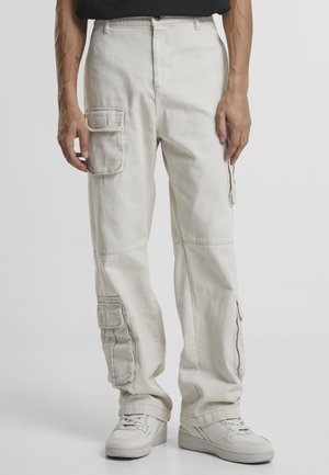 WASHED MULTIPOCKET PANTS - Oldalzsebes nadrágok - light sand