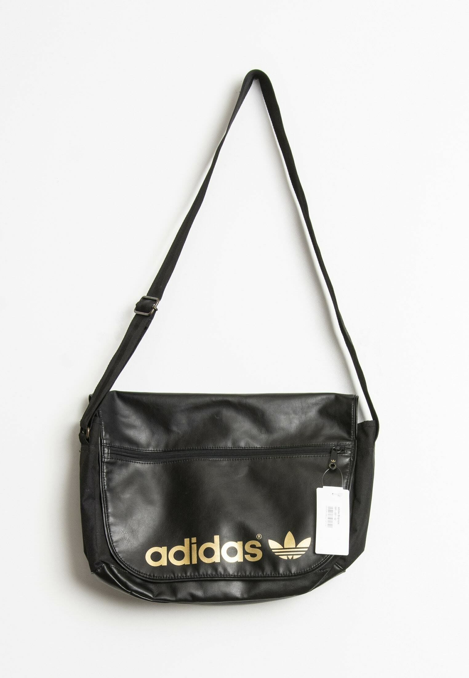 adidas pochette