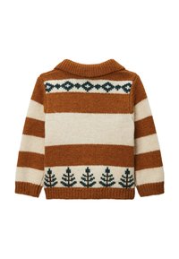 Pull en tricot avec un design rayé marron et crème. Doté d'un col, de motifs d'arbres verts et d'une texture douce.