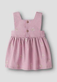 Lyserød bomulds kjole med justerbare stropper, lukning med træknapper og blomsterbroderi på skørtet. Taljen er samlet og med udvidet skørt.