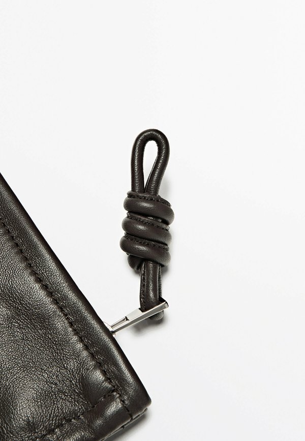 WITH KNOT - Wash bag4