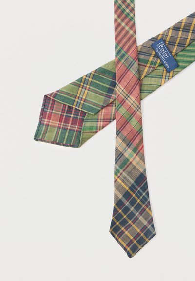 Γραβατάρι με καρό σχέδιο σε αποχρώσεις πράσινου, κόκκινου, μπλε και κίτρινου, με ετικέτα Polo Ralph Lauren ραμμένη στο πίσω μέρος.