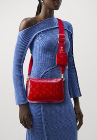 JOOP! DECORO LUCENTE JASMINA SHOULDERBAG SET - Borsa a tracolla - red