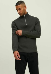 R.D.D. ROYAL DENIM DIVISION WALT - Sweter