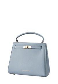 Svijetloplava, teksturirana kožna torba s strukturiranim oblikom, gornjom drškom i zlatnim kopčanjem. Logo prikazan na dnu.