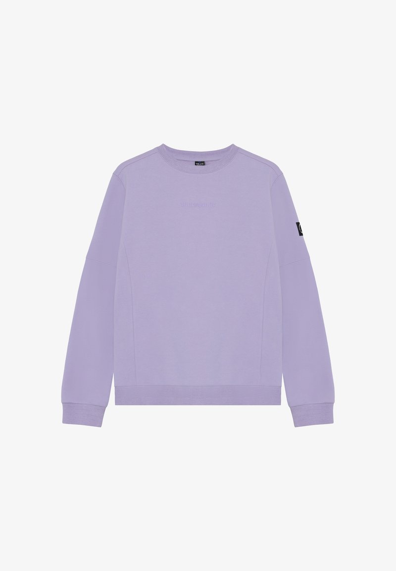 Lichtpaarse trui met ronde hals, lange mouwen en geribbelde manchetten. Heeft een subtiel logo op de voorkant en een label op de mouw.