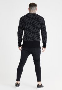 SIKSILK Stickad tröja - black