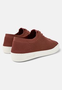 Camper PEU TOURING - Zapatillas - mittelrot