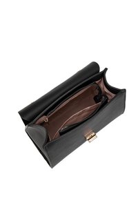Borsa a mano in pelle nera con superficie testurizzata, dotata di un interno chiaro, scomparti con zip e dettaglio della chiusura in tonalità oro.