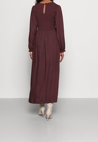 LASCANA Maxi šaty - bordeaux