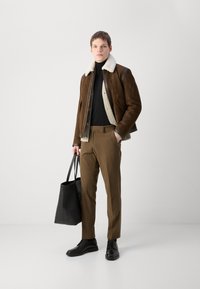 Thumbnail Image 6