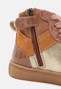 Petit Nord Copenhagen MOUNTAIN UNISEX - Visoke tenisice - rose/clay