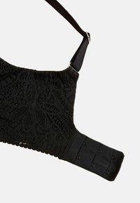 Marks & Spencer Podprsenka pod tričko - black