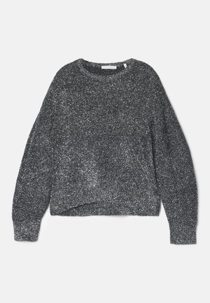 Mirdzoša melna džemperis ar brīvu piegriezumu, apaļu kakla izgriezumu un garām piedurknēm. Izgatavots no mīkstas dzijas ar teksturētu, spīdīgu apdari.