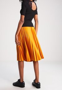 River Island Camiseta estampada - black