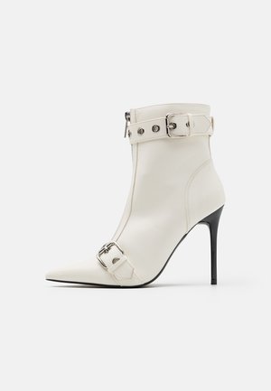 Stiefelette - white