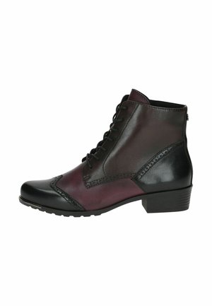 Botín de cuero en burdeos y negro con un cierre de cordones, detalles de brogue y un tacón bajo y cuadrado. Textura suave, diseño resistente.