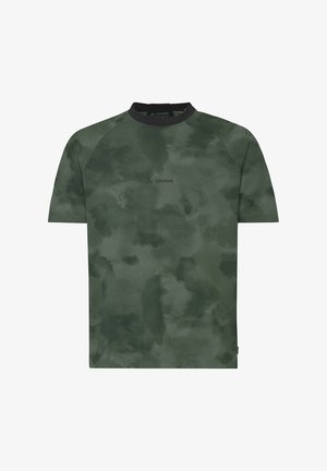Kurzärmeliges T-Shirt mit grünem Batikmuster, schwarzem Rundhalsausschnitt und kleinem "Vaude"-Logo in der Brustmitte.