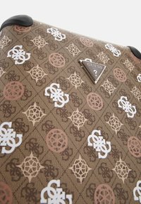 Guess ELIETTE  - Kufr - latte logo multi