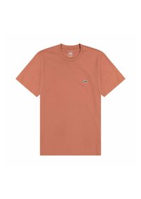 Koszulka z krótkim rękawem w koralowo-pomarańczowym kolorze, wykonana z bawełny, z okrągłym dekoltem. Na piersi ma małe czarne logo "Lee". Prosty design, bez wzorów.