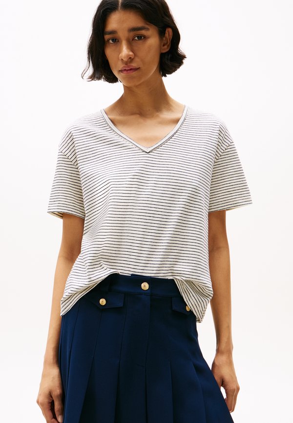 MODERN - Print T-shirt