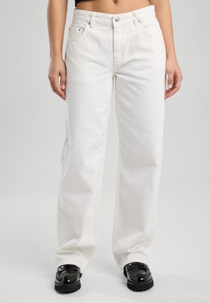 MONTANA - Relaxed fit jeans - off white
