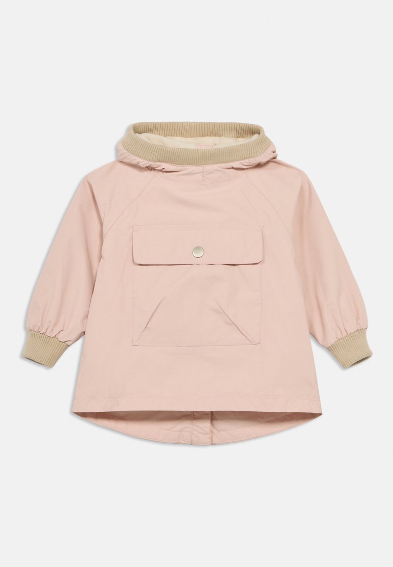 Ανοιχτό ροζ αντιανεμικό μπουφάν με ψηλό μπεζ ριμπ γιακά και ελαστικά τελειώματα στα μανίκια, με μπροστινή τσέπη με κούμπωμα με ταινία.
