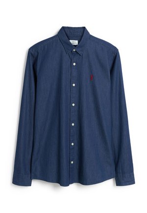 Marineblauw overhemd met lange mouwen, knoopsluiting, kraag en een klein rood kreeftenlogo op de linkerborst.