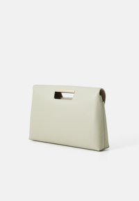 Vihreä nahkainen clutch-laukku, jossa on jämäkkä muotoilu, jonka mukana tulee suorakulmainen leikattu kahva ja sileä pinta, minimalistinen ja tyylikäs.