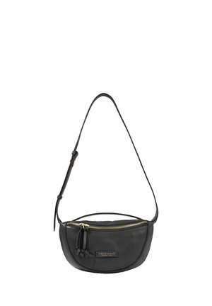 Bolso bandolera de cuero negro con cremallera dorada, correa ajustable y parche frontal con logo que dice "The Bridge Firenze 1969."
