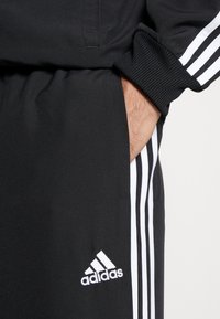 Thumbnail Image 6