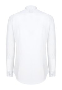 Biała koszula z długim rękawem i klasycznym kołnierzykiem. Posiada zapinane mankiety, gładką teksturę oraz zaokrąglony dół z tyłu.